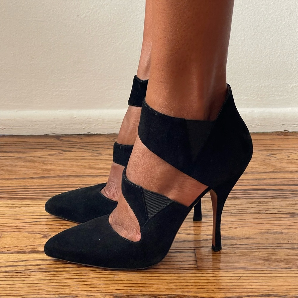 Alaia Black High-Heeled Pumps with Elastic Straps
